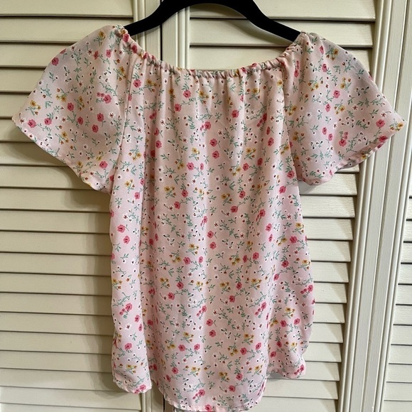 PULLOVER BLOUSE WITH TIE BOTTOM. NEW, NEVER WORN. PINK COLOR. SIZE 12. - Picture 2 of 2